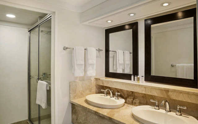 Crystal Cove by Elegant Hotels - All-Inclusive