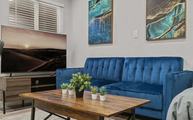 Stylish Studio Downtown Evonify