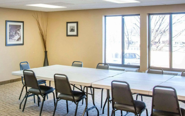 Holiday Inn Express & Suites Eden Prairie – Minneapolis by IHG