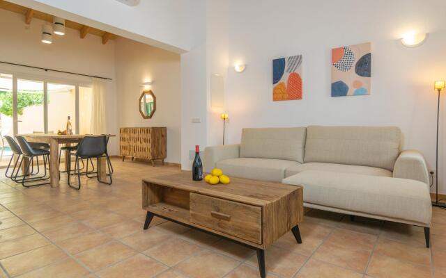 CAN MOREU - Townhouse with private pool and free WiFi