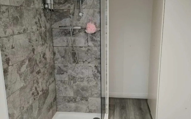 Immaculate 4-bed Apartment in Liverpool