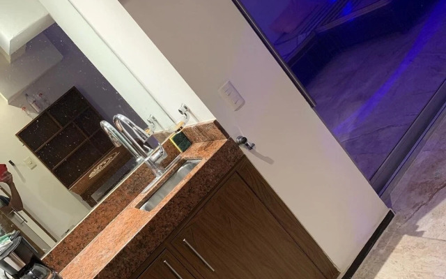 Cancún Plaza Hotel & Hostal