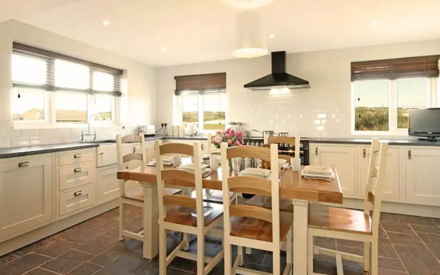 Beach House - Dryll-y-gro