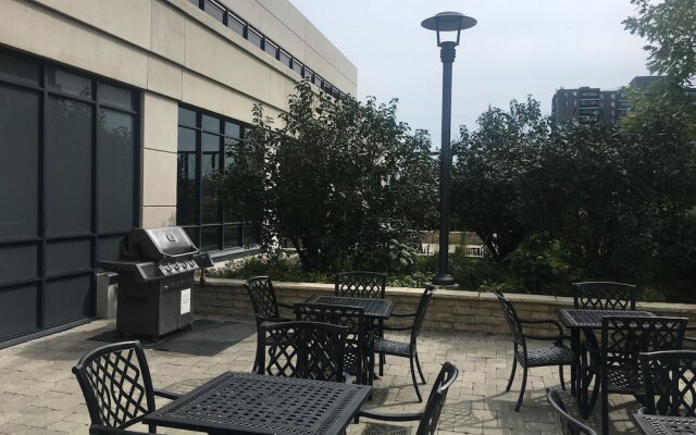 Royal Suites Mississauga