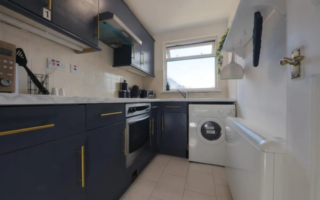 Modern Cozy 2-Bedroom & family friendly