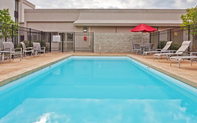 Holiday Inn Bloomington-University Area by IHG