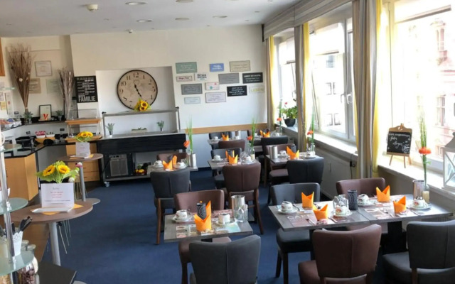 Hotel Peterchens Mondfahrt