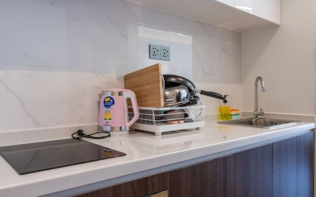 Agile Sky Residence Studio by SobenHomes