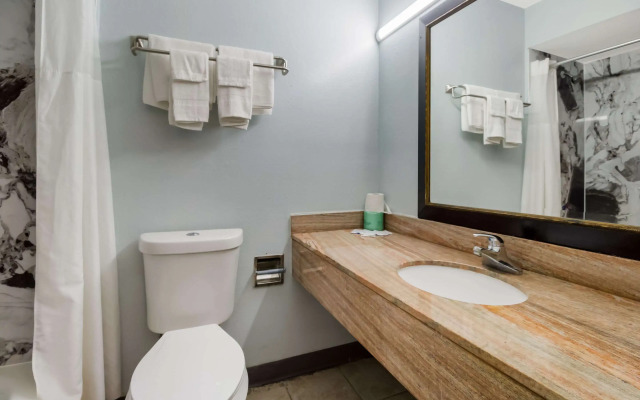 Rodeway Inn Conference Center