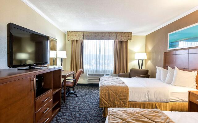 Clarion Hotel Detroit Metro Airport