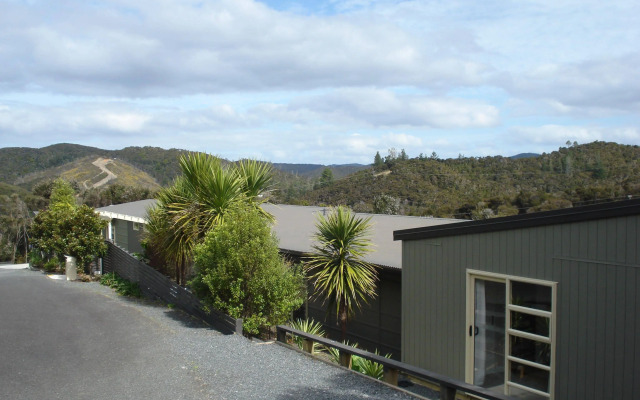 Longhouse Bed and Breakfast