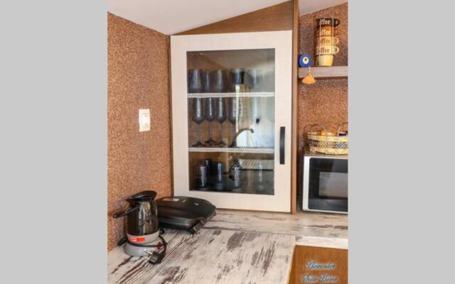 Alexander Suite Home