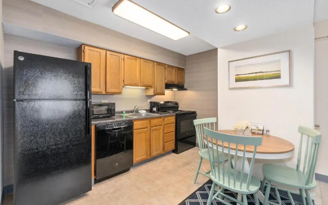 Residences at Daniel Webster