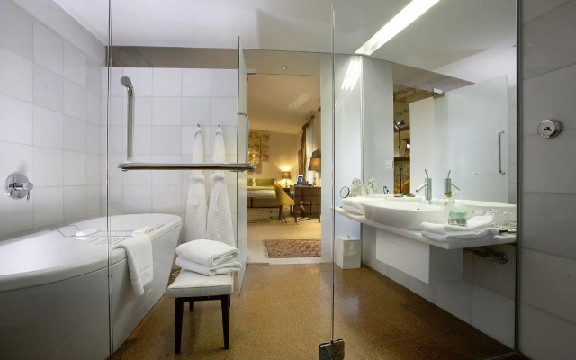 Islington Hotel