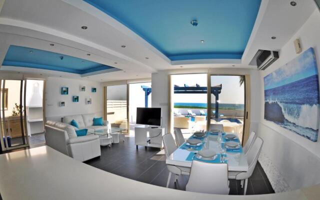 Villa Waves