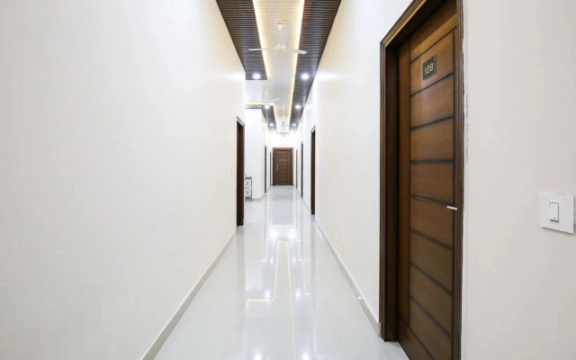 Hotel Goldenland by OYO Rooms