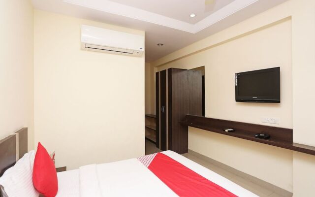 OYO 22040 Hotel Central Plaza