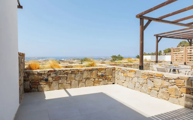 Kouros Blanc Resort & Suites