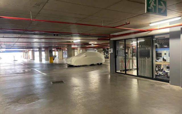 Upmarket unit at Ellipse waterfall country estate