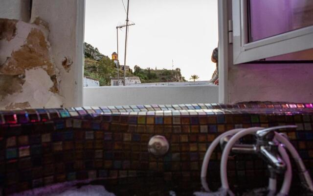 Fortress Jacuzzi Suites