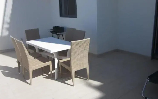Modern Maisonette