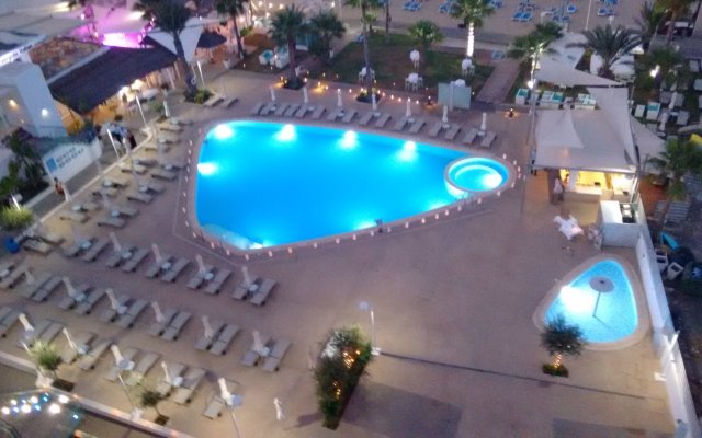 Vrissaki Beach Hotel