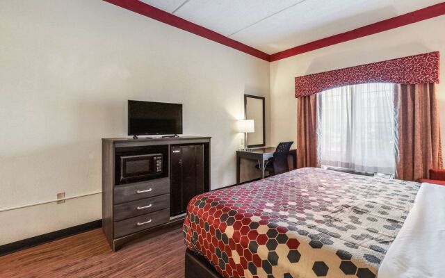 Econo Lodge Inn and Suites
