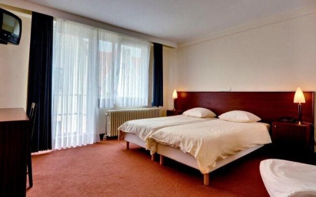 Hotel Azur