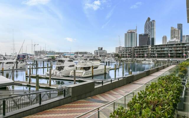 Elegant stunning marina views