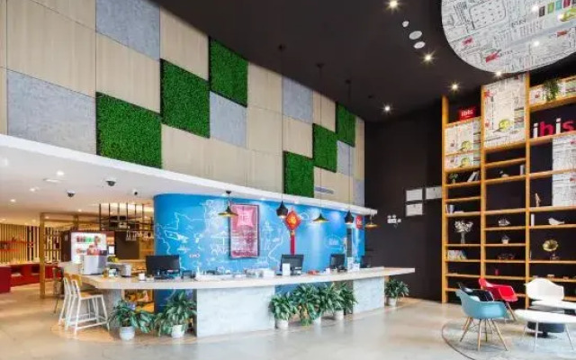 Yuefeng Hotel (Guangzhou Panyu Shiqiao Aoyuan Plaza)