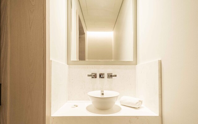 LUX Iconic Views at Palm Tower Suite 2