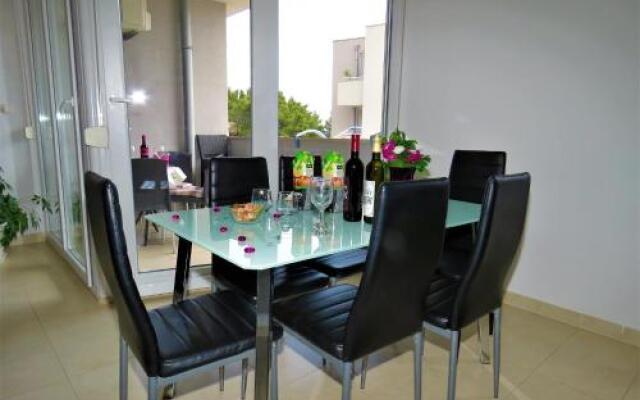 Apartment West