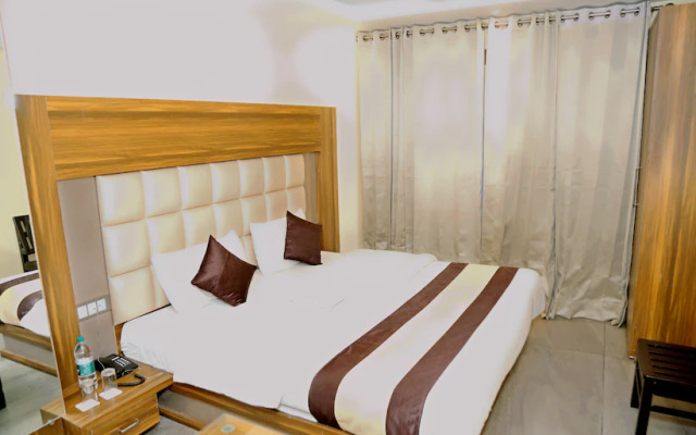 Hotel Green Leaf
