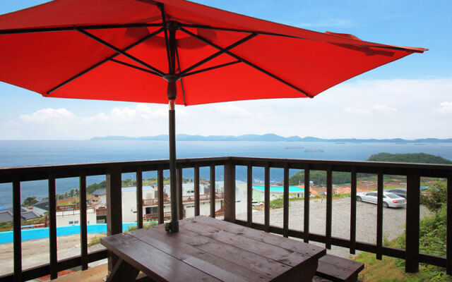 Namhae Montmartre Pension