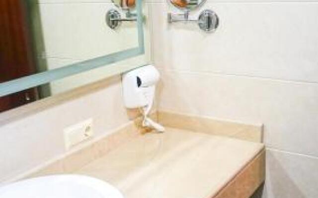 Luxury Dreamland Oasis Apartments