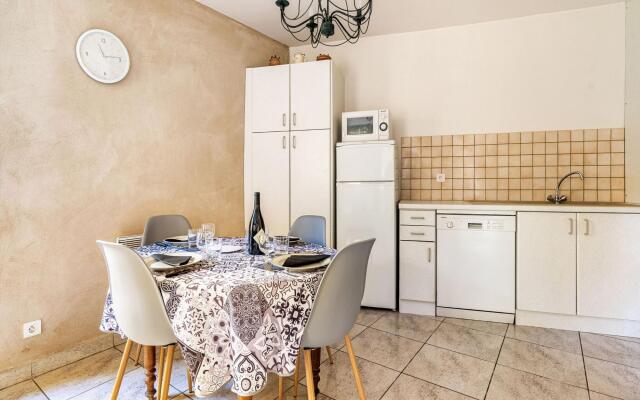 Vineyards & Village Stay