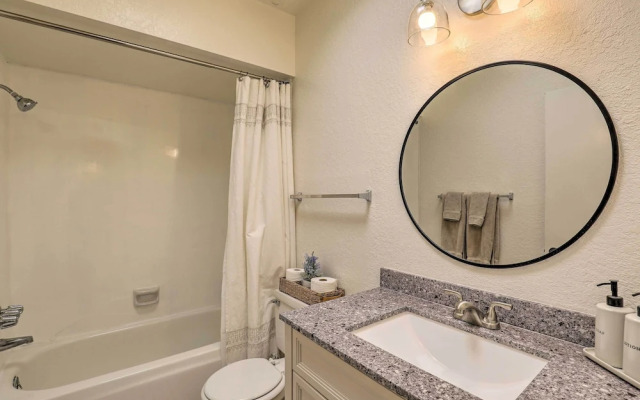 Tucson Foothills Oasis Near Hiking Trails!