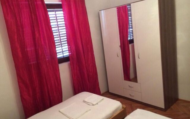 Apartment Josip - with parking: A1 Rogoznica, Riviera Sibenik