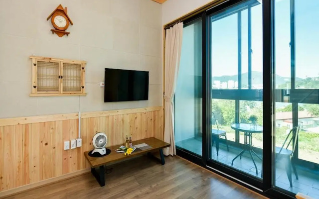 Yeosu Chunghong Pension