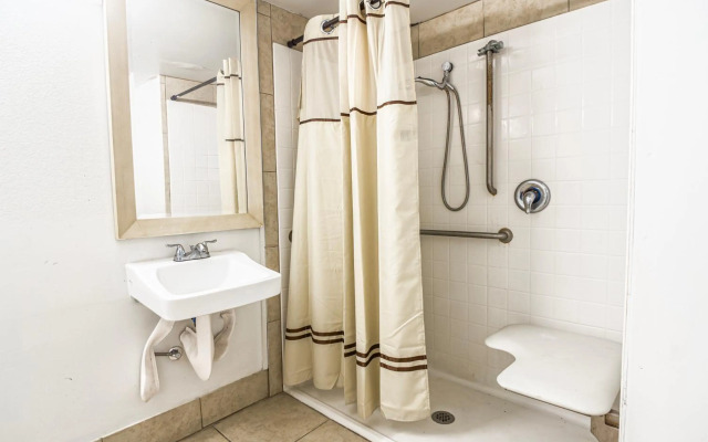 OYO Hotel Vienna I-75