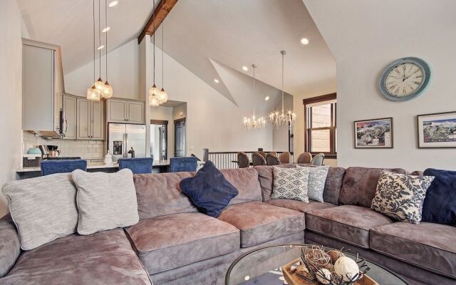 78 Alders Townhouse with Heated Garage by RedAwning