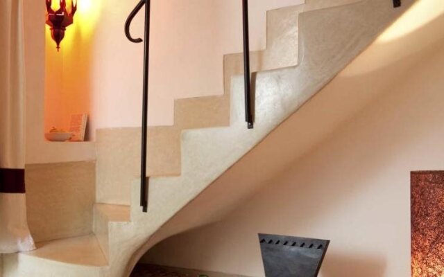 Riad Davia