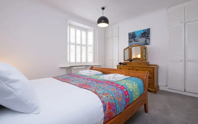 Host Stay Over Arches