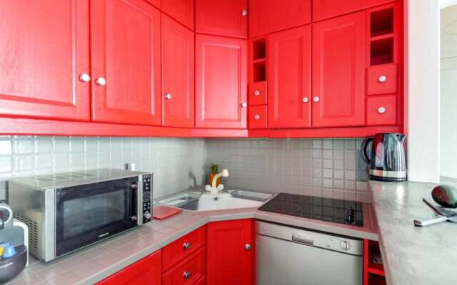 Spacious Studio in Marais