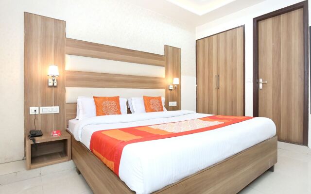 OYO 10940 Hotel Waves