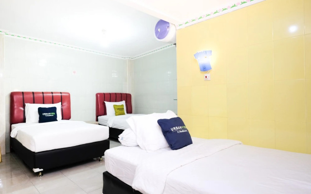 Urbanview Hotel Mawar Sharon Near Alun Alun Batu – Guest Rooms – Batu