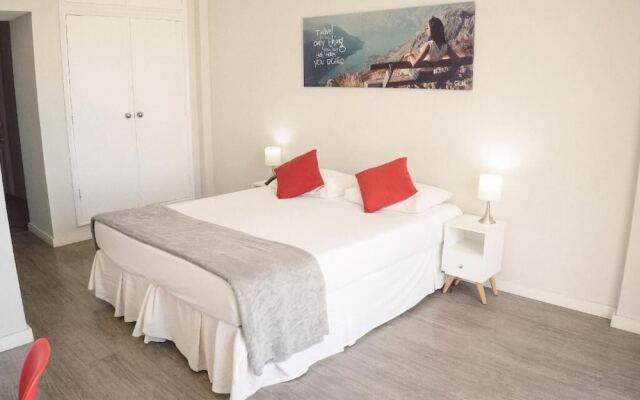 CLH SUITES Copacabana Domingos Ferreira