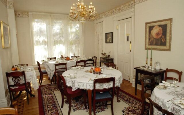 Thompson House Inn & Tea Room