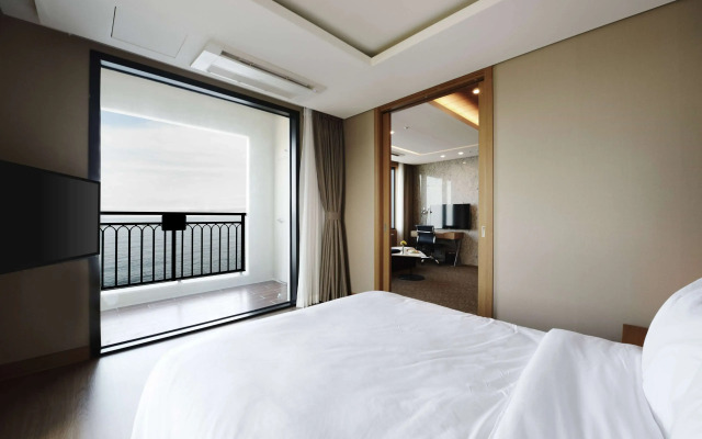 Ramada Sokcho Hotel