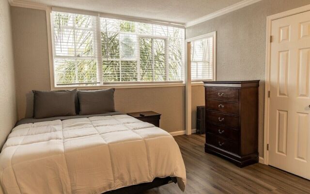 Comfy Studio in West Oakland